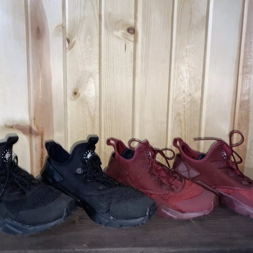 Lot 2 Nike Huarache Run Drift Big Kids Size 5Y Woman’s 7